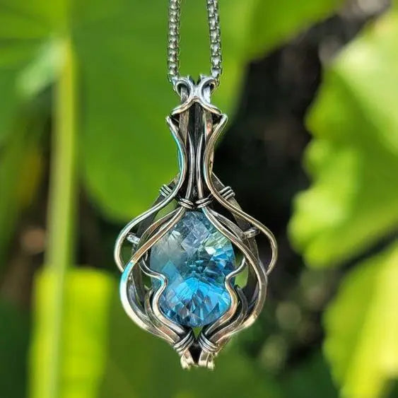 Blue vintage necklace in silver