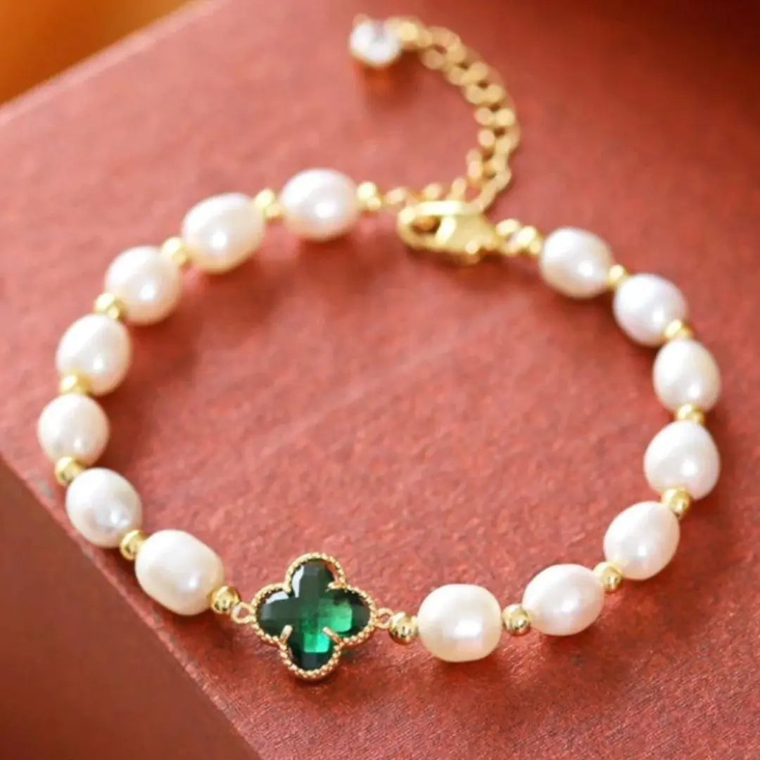 Emerald clover bead bracelet
