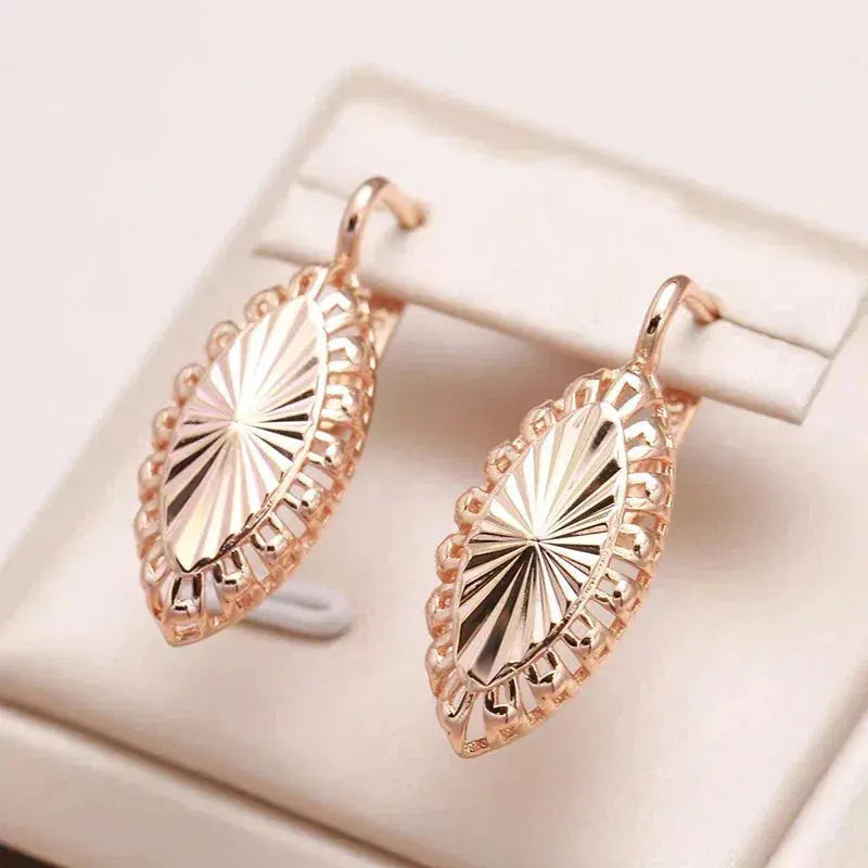 Shiny gold disc earrings