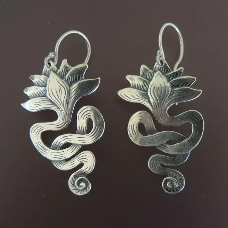 Silver snake earrings in vintage style