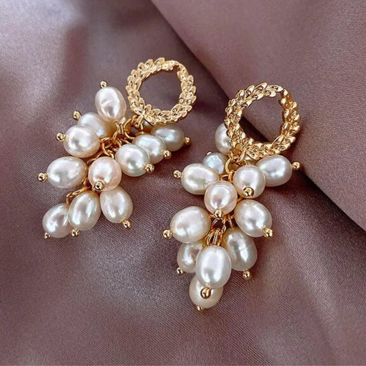 Luxurious gold pearl earrings