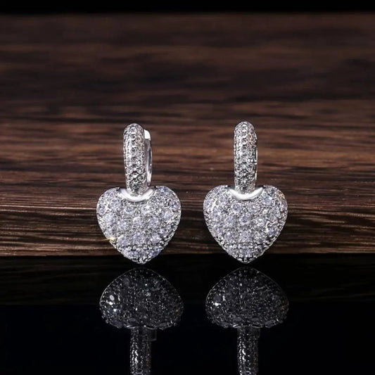 Elegant, glittering heart earrings