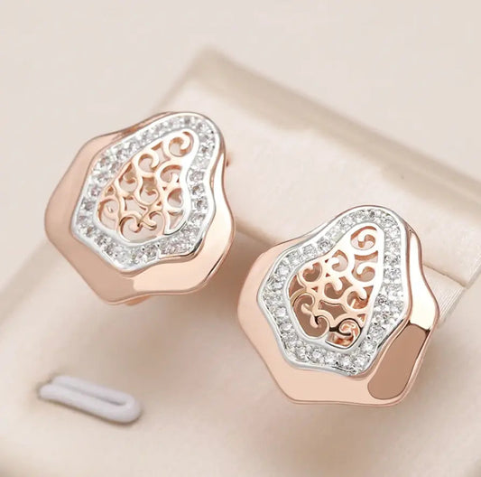 Gold earrings with zircons