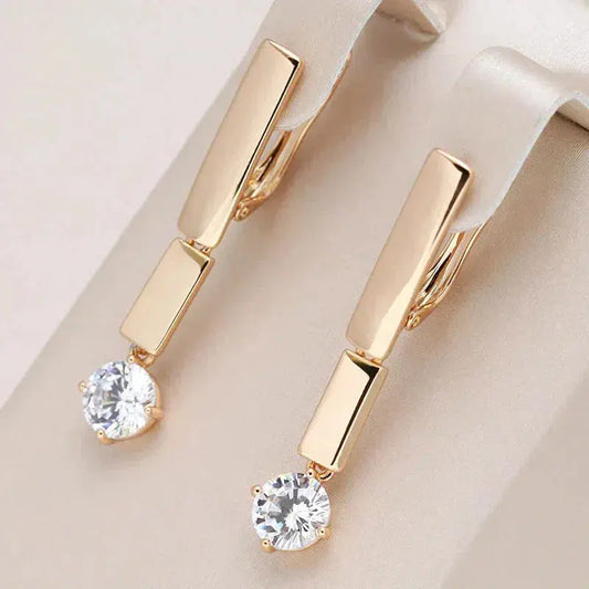 Zirconia earrings in elegant gold