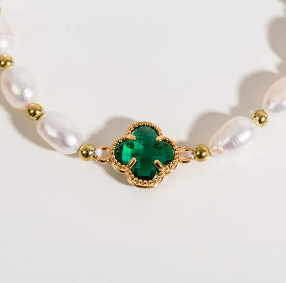Emerald clover bead bracelet