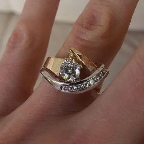 Vintage irregular zirconia ring in gold and silver