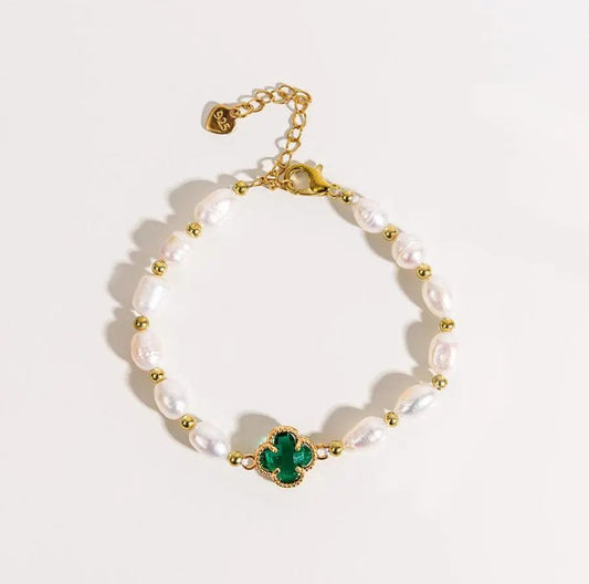 Emerald clover bead bracelet