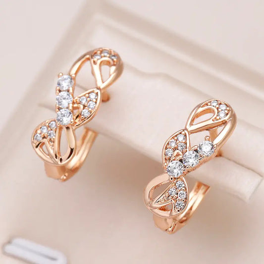 Crystal earrings and round beads