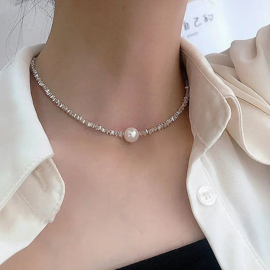 Vintage style pearl necklace