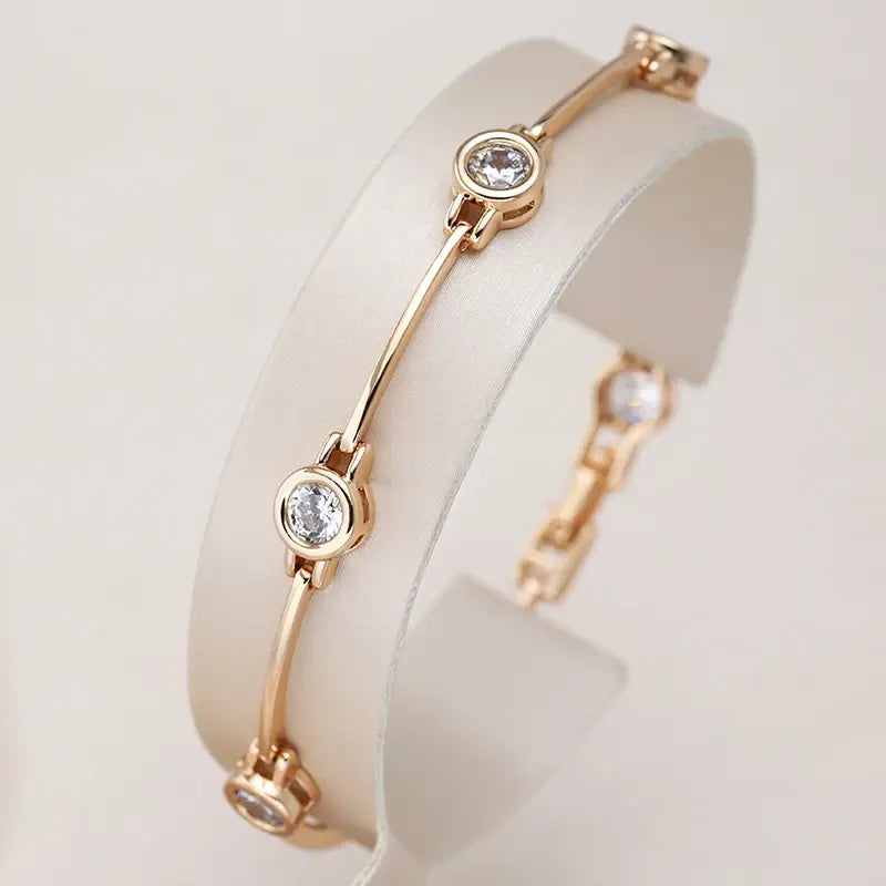 Elegant gold zirconia bracelet