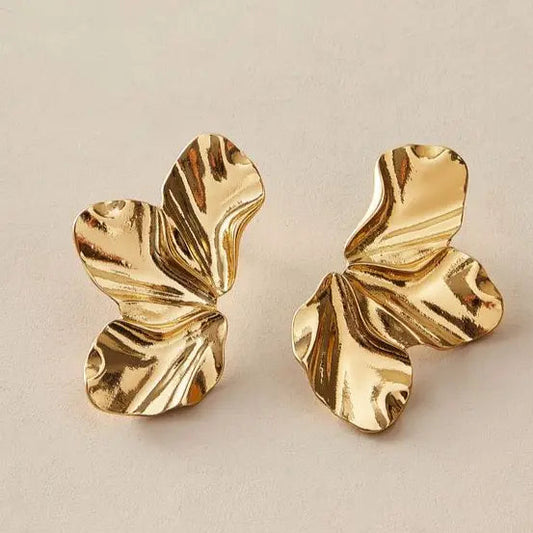Gold irregular earrings in vintage style