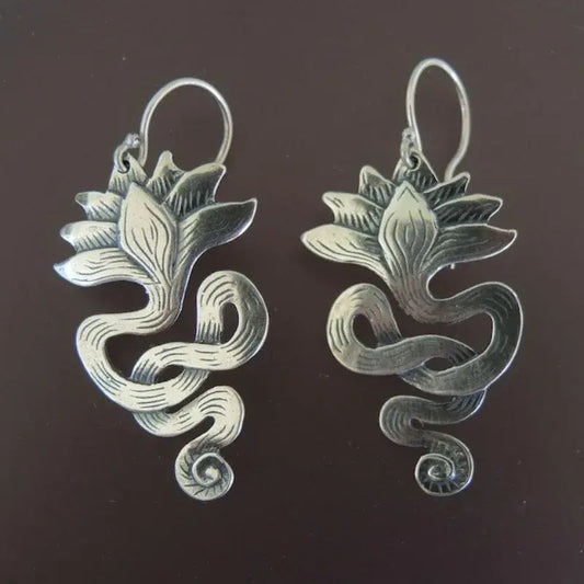 Silver snake earrings in vintage style