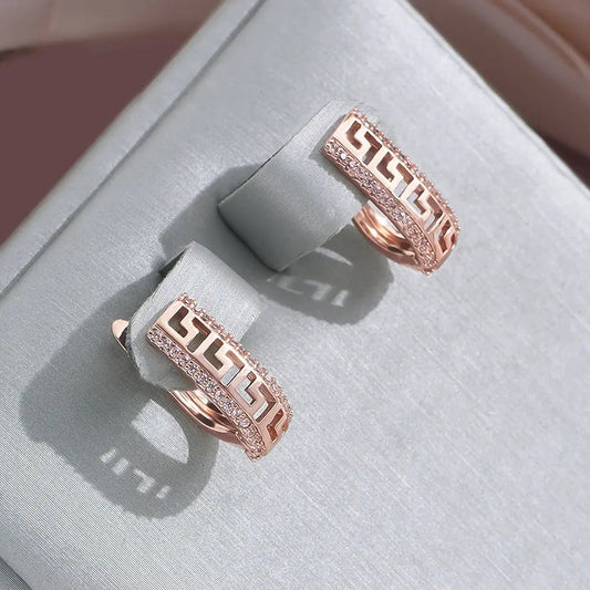 Elegant, light and thin earrings
