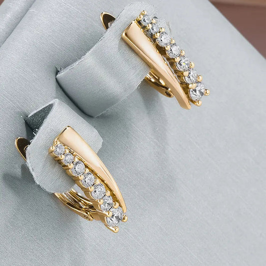 Elegant earrings with zirconium dioxide inlay