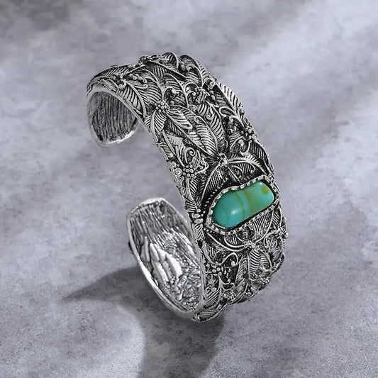 Vintage style bracelet with turquoise stones