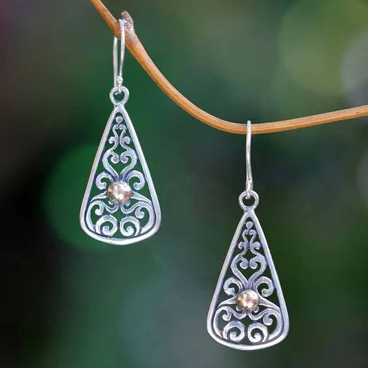 Vintage style hollow pearl earrings